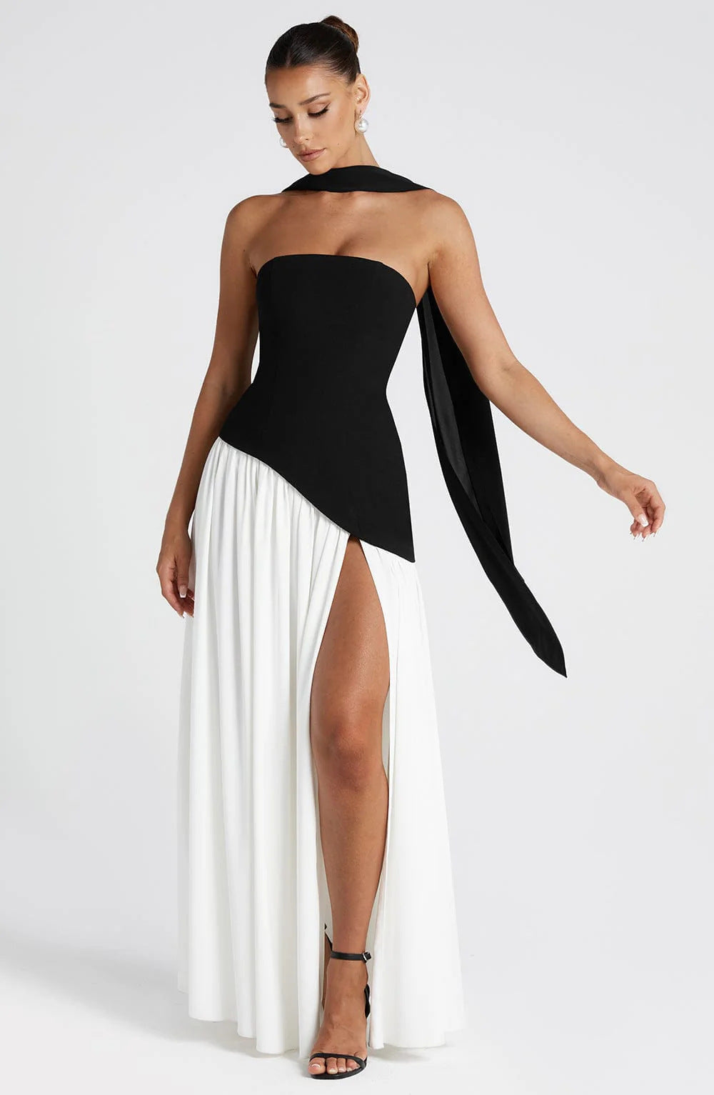 Robe sexy Sans Bretelles avec fente - Mode 2025 - Taille Haute