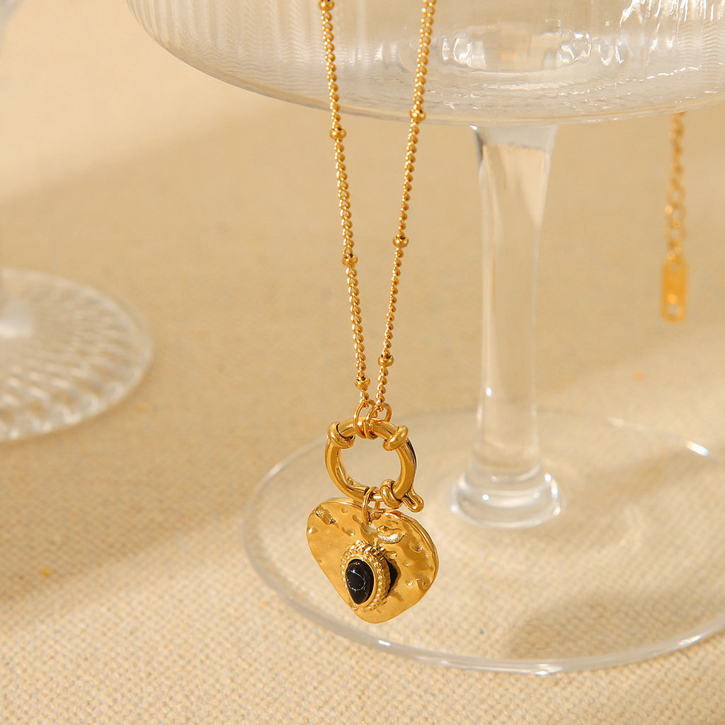 Collier Femme Style Vintage Court à Cœur en Acier Titane - Style Français