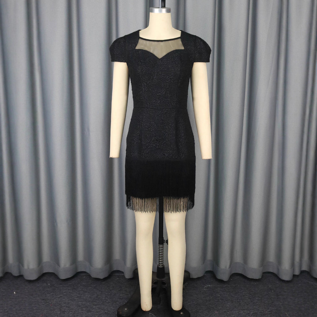Robe Noire en Dentelle Ajourée Col Rond